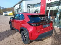 Neu Toyota Yaris Cross 131 PS (96 kW) 2026 Rot SUV