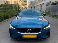 Gebraucht Volvo V60 190 PS (139 kW) 2026 Blau Kombi