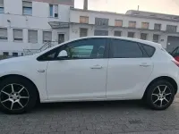 Gebraucht Opel Astra 116 PS (85 kW) 2010 Weiß Limousine