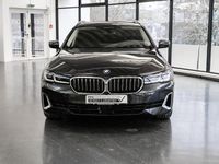 Gebraucht BMW 520 Luxury Line 184 PS (135 kW) 2023 Grau Kombi