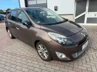 Gebraucht Renault Grand Scénic III Luxe 131 PS (96 kW) 2011 Mokkabraun Van / Kleinbus