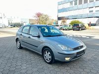 Gebraucht Ford Focus 100 PS (73 kW) 2005 Grau Kleinwagen