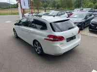Gebraucht Peugeot 308 Allure 131 PS (96 kW) 2016 Lack weiss perlglänzend/metall Kombi