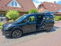 Gebraucht Mercedes T180 Progressive 131 PS (96 kW) 2026 Schwarz Van / Kleinbus