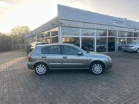 Gebraucht Nissan Almera Acenta+ 98 PS (72 kW) 2006 Silber Limousine