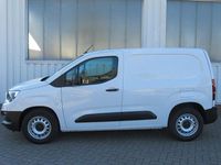 Używany Opel Combo-e Life 100 kW (136 KM) 2024 Biały Minivan