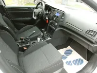 Gebraucht Renault Mégane Life 101 PS (74 kW) 2018 Weiß Limousine