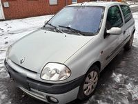 Gebraucht Renault Clio II 55 PS (40 kW) 2000 Silber Kleinwagen