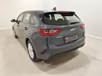 Usado Kia Ceed Edition 7 101 CV (74 kW) 2022 Gris Utilitario