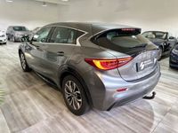 gebraucht Infiniti Q30 1.5d Premium *Bi-Xenon*PDC*SHZ*Navi*1.Hand*