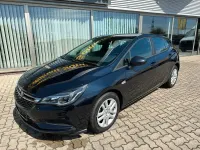 Używany Opel Astra Edition 110 KM (80 kW) 2018 Niebieski Sedan/Limuzyna