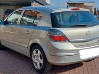 Gebraucht Opel Astra Edition 140 PS (102 kW) 2007 Silber Limousine