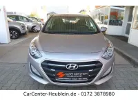 Gebraucht Hyundai i30 Classic 101 PS (74 kW) 2017 White sand (metallic) Limousine