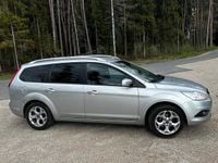 Gebraucht Ford Focus Viva 100 PS (73 kW) 2010 Silber Kombi