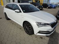 Gebraucht Skoda Superb LAURIN & KLEMENT 200 PS (147 kW) 2021 Weiß Kombi
