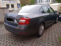 gebraucht Skoda Octavia Octavia1.6 TDI Ambition - Grau Metallic mit Navi