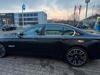 Gebraucht BMW 730L 245 PS (180 kW) 2012 Schwarz Limousine
