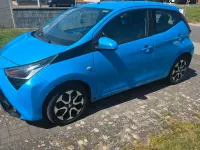 Używany Toyota Aygo 72 KM (52 kW) 2018 Niebieski Hatchback