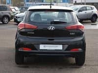Gebraucht Hyundai i20 Classic 84 PS (61 kW) 2018 Schwarz Limousine