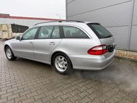 Gebraucht Mercedes E220 Classic 150 PS (110 kW) 2003 Silber Limousine