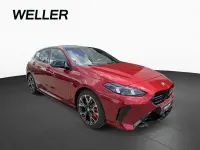 Gebraucht BMW M135 Performance 300 PS (220 kW) 2025 Dragon fire rot (rot) Kleinwagen
