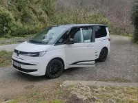 Gebraucht VW Multivan Edition 136 PS (100 kW) 2023 Weiß Van / Kleinbus