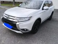 Begagnad Mitsubishi Outlander 150 HK (110 kW) 2017 Vit SUV