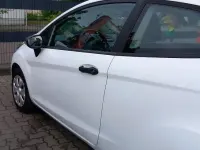 Gebraucht Ford Fiesta 75 PS (55 kW) 2015 Weiß Kleinwagen