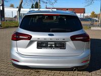Gebraucht Ford Focus Titanium 125 PS (91 kW) 2024 Polarsilber (metallic) Kombi