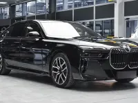 Gebraucht BMW 740 M Sport 286 PS (210 kW) 2024 Black sapphire metallic Limousine