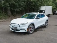 Gebraucht Ford Mustang Mach-E 197 kW (269 PS) 2022 Weiß SUV