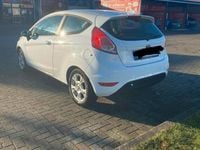Gebraucht Ford Fiesta 2011 Weiß Kleinwagen