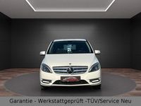 Gebraucht Mercedes B180 122 PS (89 kW) 2013 Weiß Van / Kleinbus