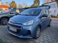 Gebraucht Hyundai i10 Trend 67 PS (49 kW) 2017 Blau Kleinwagen