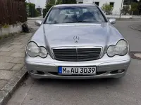 Second-hand Mercedes C200 Classic 163 CP (119 kW) 2000 Argintiu Berlinǎ