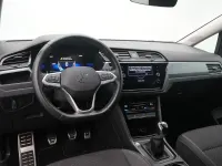 Gebraucht VW Touran Active 122 PS (89 kW) 2023 Grau Van / Kleinbus