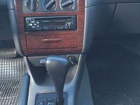 Gebraucht Toyota Avensis 128 PS (94 kW) 1998 Silber Kleinwagen