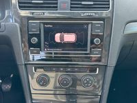 Gebraucht VW Golf VII Comfortline 131 PS (96 kW) 2018 Grau Limousine