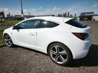 Gebraucht Opel Astra GTC Innovation 179 PS (131 kW) 2012 Weiß Limousine