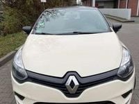 Gebraucht Renault Clio IV Basis 75 PS (55 kW) 2017 Beige Limousine