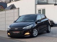 Gebraucht Hyundai i20 Active 84 PS (61 kW) 2016 Schwarz Kleinwagen