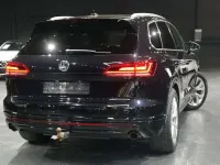 Gebraucht VW Touareg Basis 231 PS (169 kW) 2019 Deep black SUV