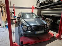 Gebraucht Mercedes E320 197 PS (144 kW) 2001 Schwarz Kombi