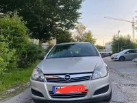 Gebraucht Opel Astra 90 PS (66 kW) 2009 Silber Limousine