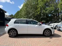 Gebraucht VW Golf VII Trendline 110 PS (80 kW) 2018 Weiß Limousine