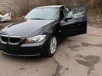 Gebraucht BMW 318 129 PS (94 kW) 2007 Schwarz Limousine