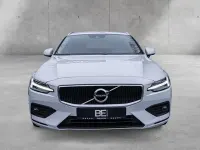 Gebraucht Volvo V60 Momentum 190 PS (139 kW) 2020 Weiss / crystal weiss (metallic) Kombi