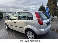Gebraucht Ford Fiesta Ambiente 80 PS (58 kW) 2002 Silber Kleinwagen