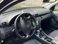 Gebraucht Mercedes C180 143 PS (105 kW) 2004 Blau Kombi