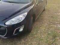 Gebraucht Peugeot 308 Tendance 98 PS (72 kW) 2011 Schwarz Limousine